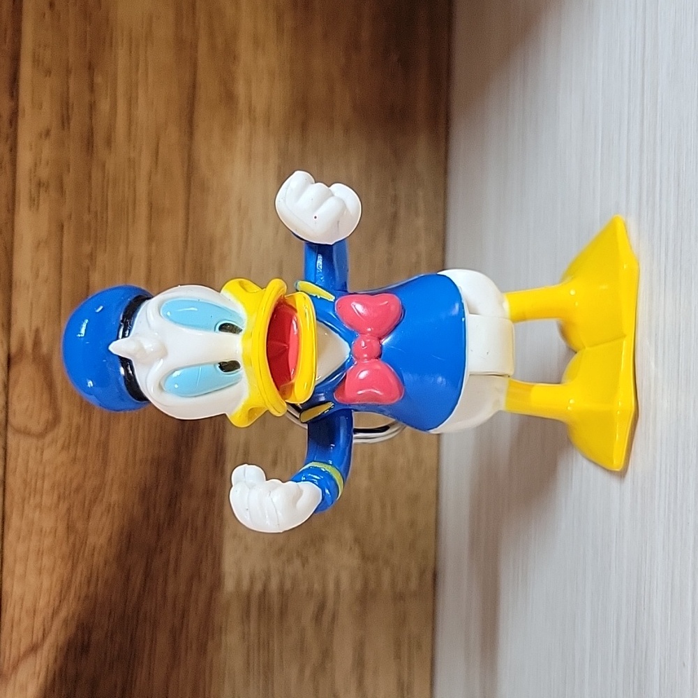 DONALD DUCK KEYCHAIN